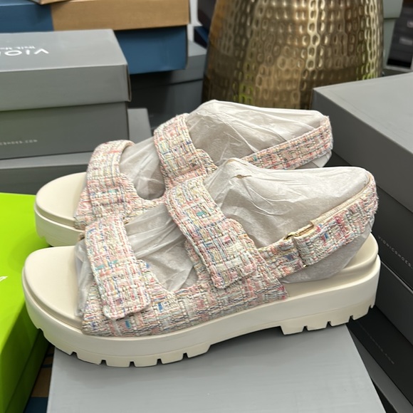 Vionic Marselle Women's Adjustable Lug Comfort Sandal - Picture 7 of 16